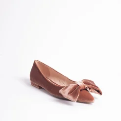 Brie Bow