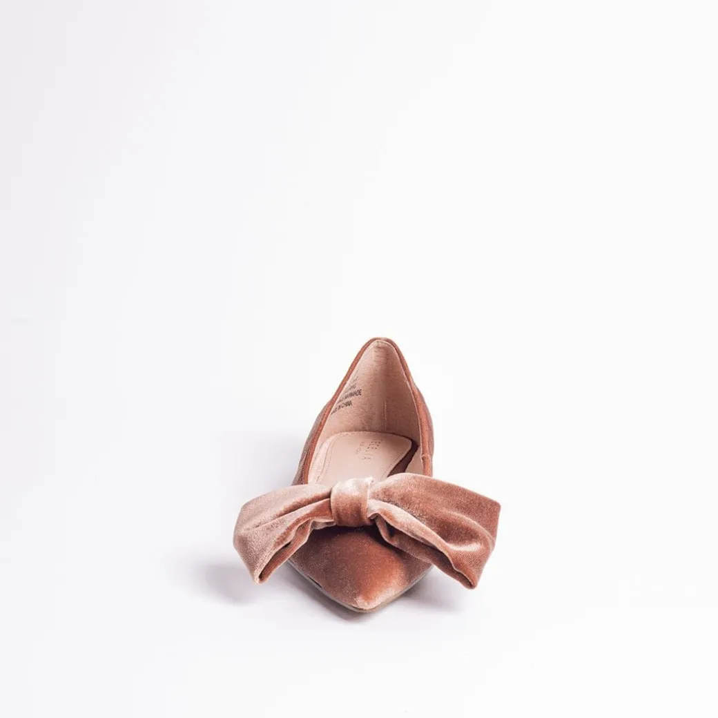 Brie Bow