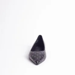 Brie Stud